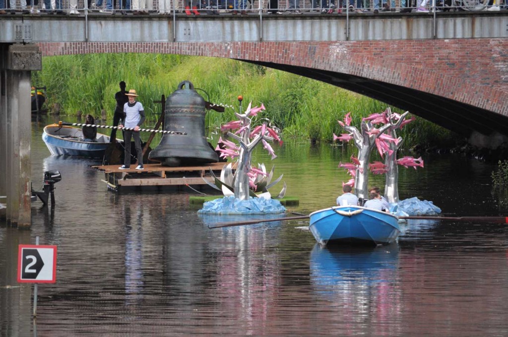 Installatie 'De Processie' van Maarten Fleuren & co op de Boschparade 2015